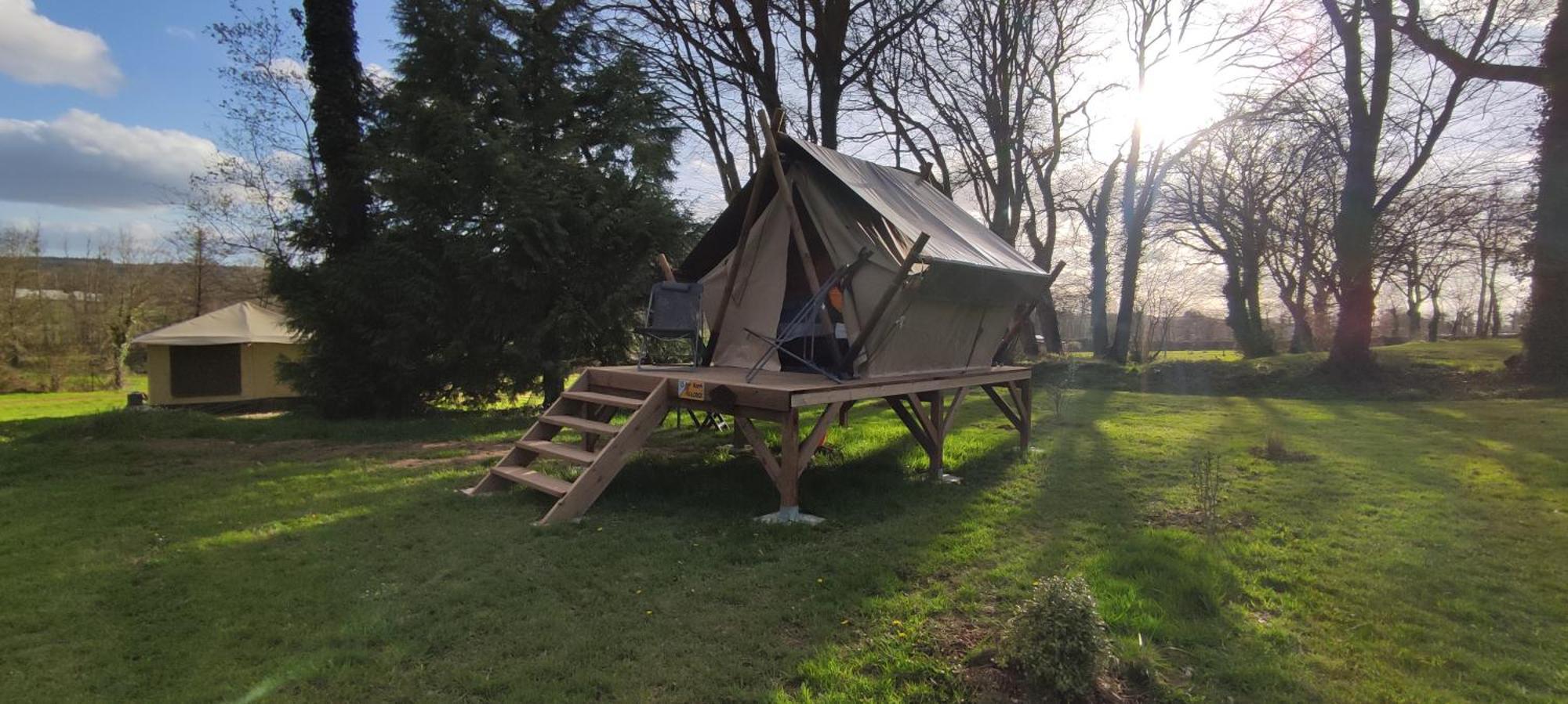 Camping Le Val Aux Fees - Broceliande Concoret المظهر الخارجي الصورة