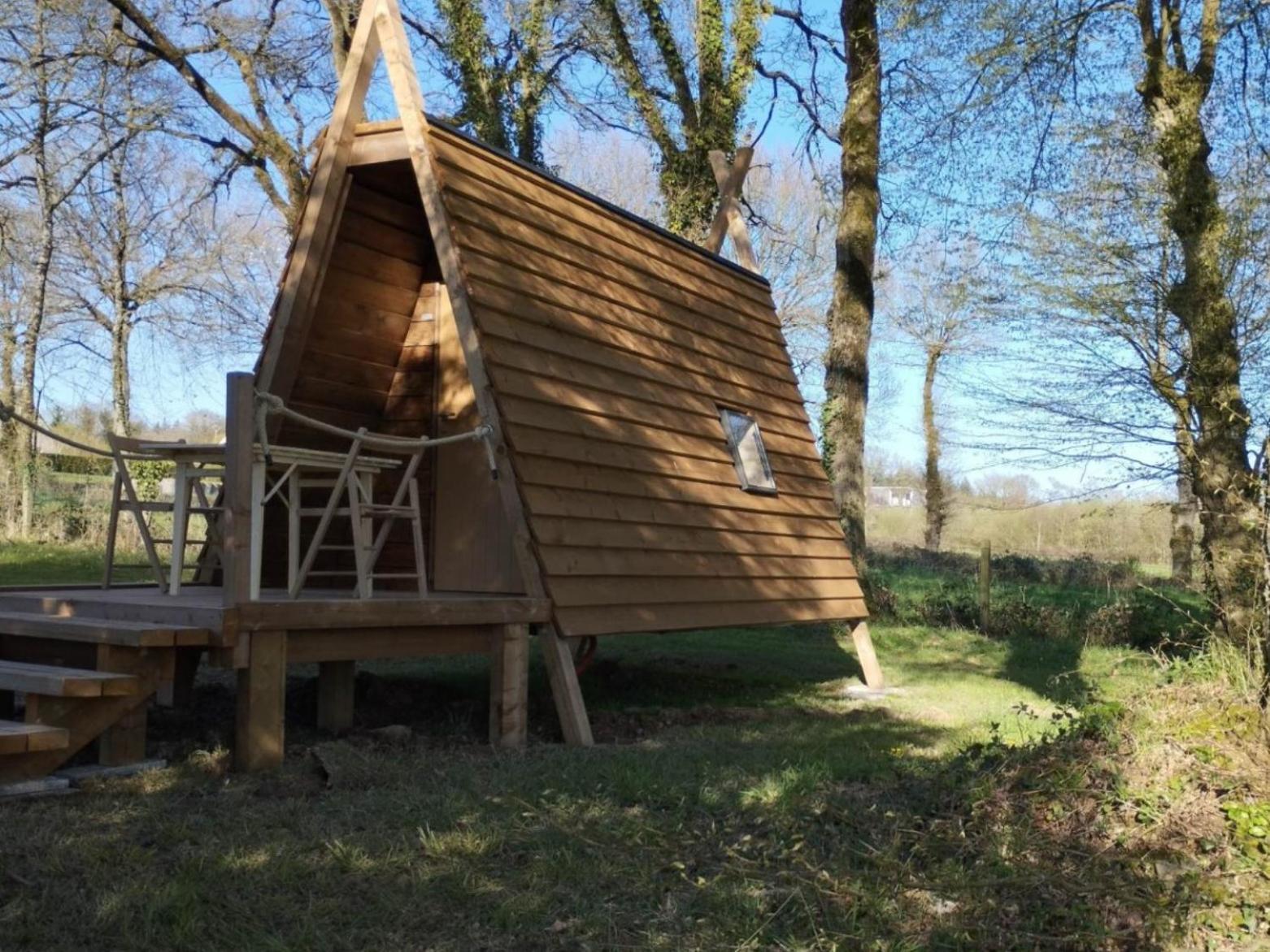 Camping Le Val Aux Fees - Broceliande Concoret المظهر الخارجي الصورة