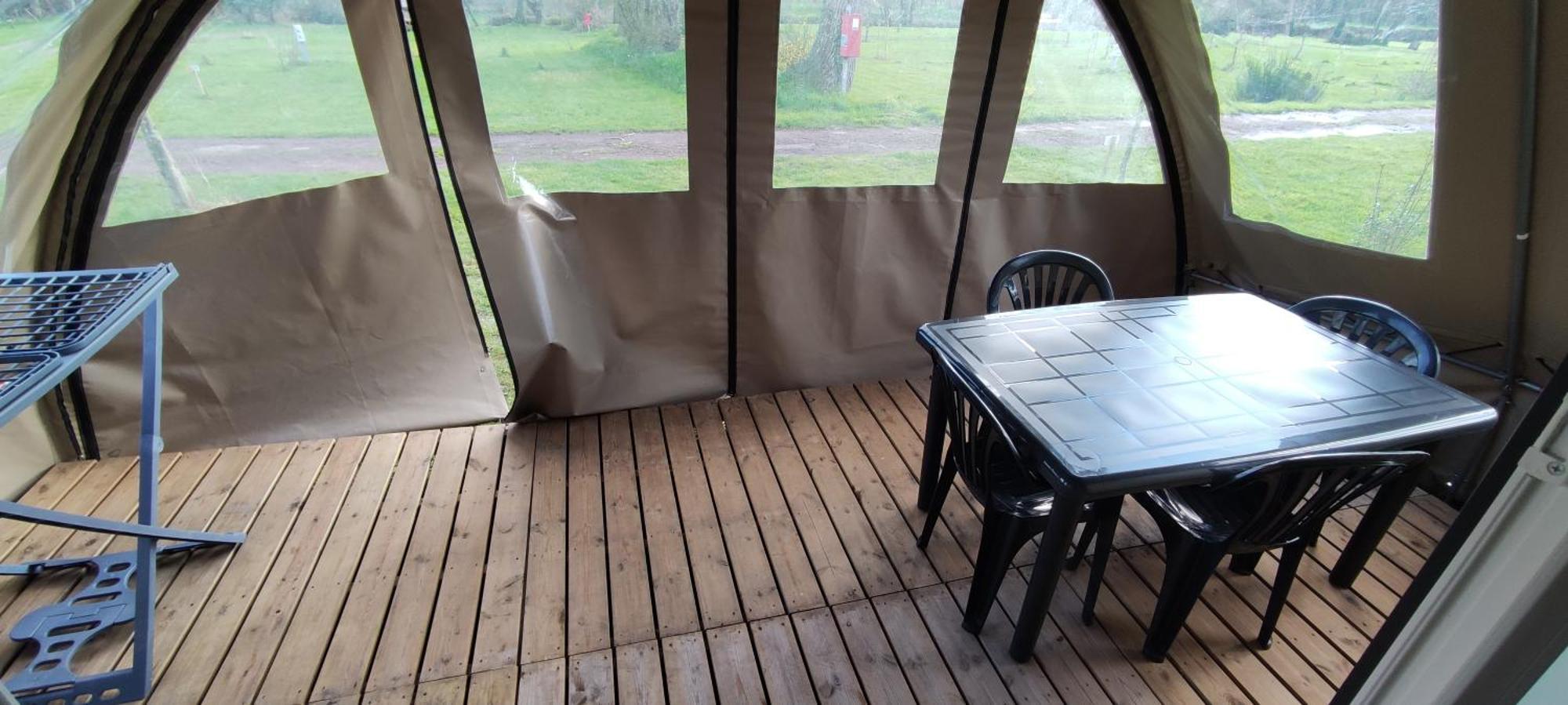 Camping Le Val Aux Fees - Broceliande Concoret المظهر الخارجي الصورة