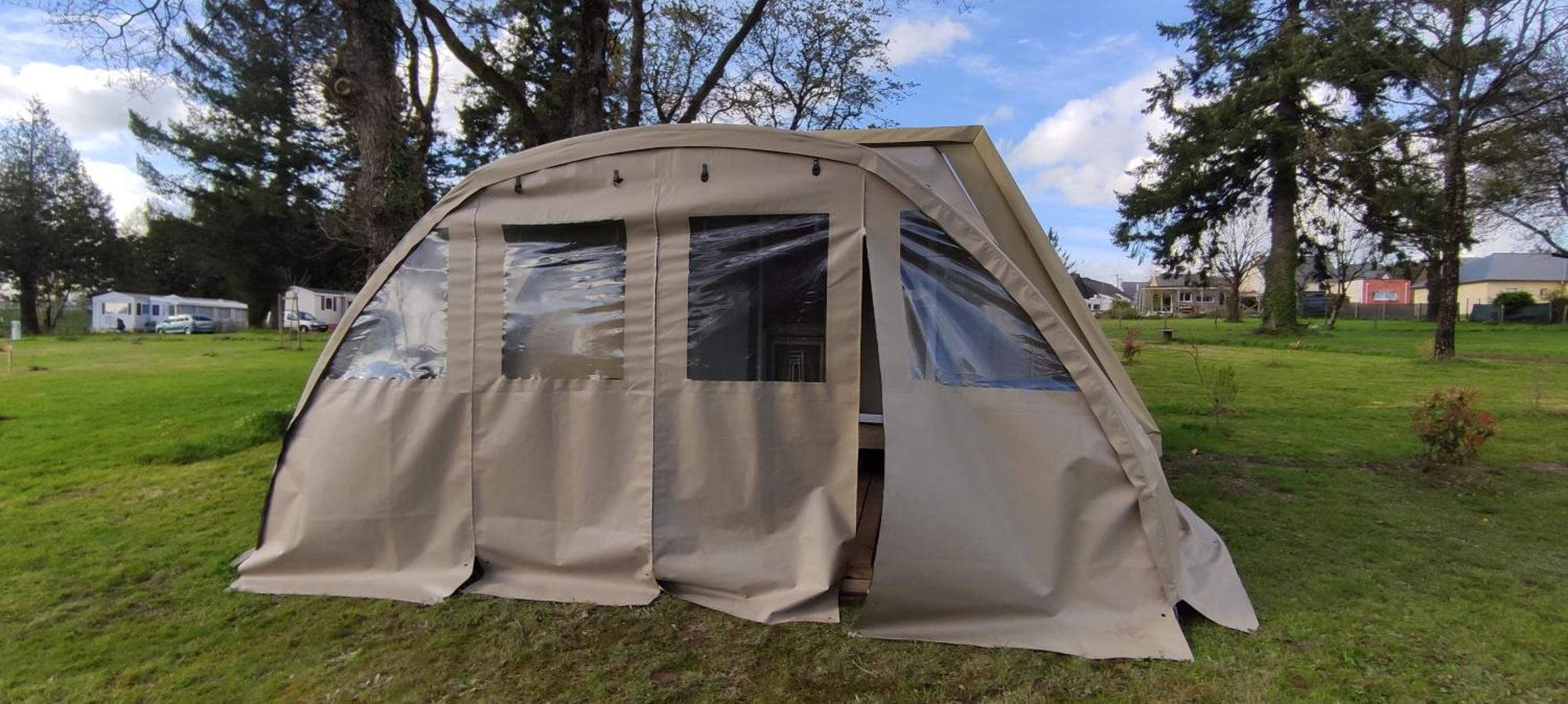 Camping Le Val Aux Fees - Broceliande Concoret المظهر الخارجي الصورة