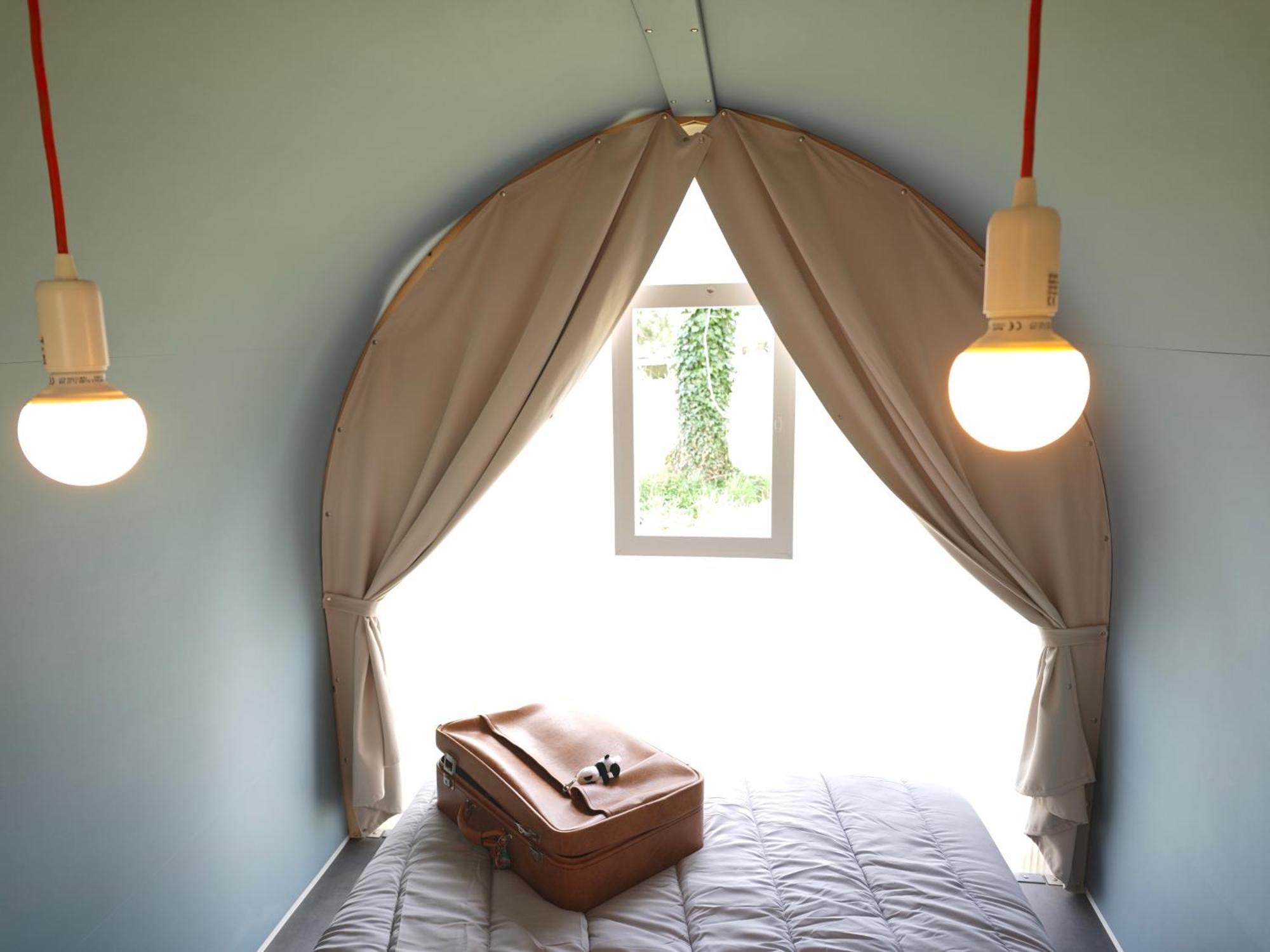 Camping Le Val Aux Fees - Broceliande Concoret المظهر الخارجي الصورة