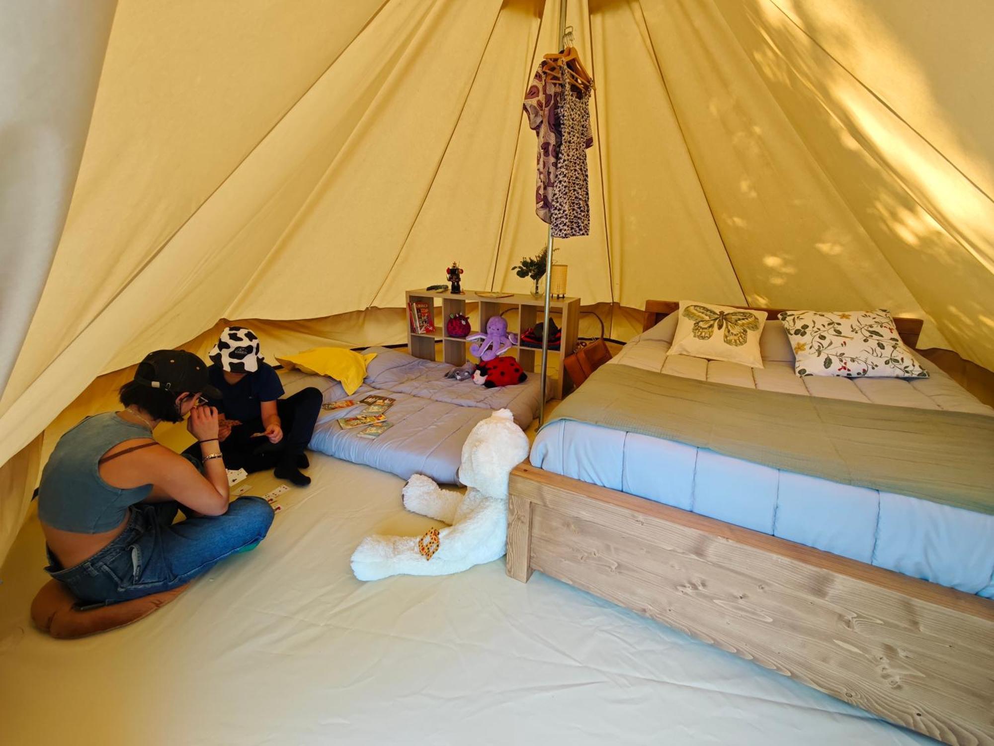 Camping Le Val Aux Fees - Broceliande Concoret الغرفة الصورة